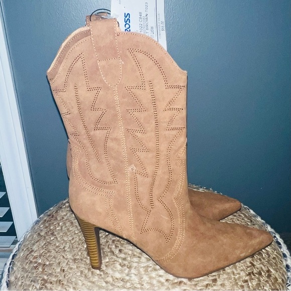 Indigo Rd Western Style Women's Boots - Picture 1 of 9